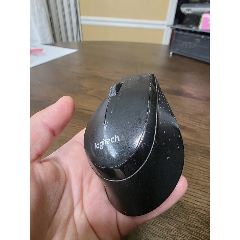 Logitech M275 Wireless Computer Mouse No USB Receiver Dongle